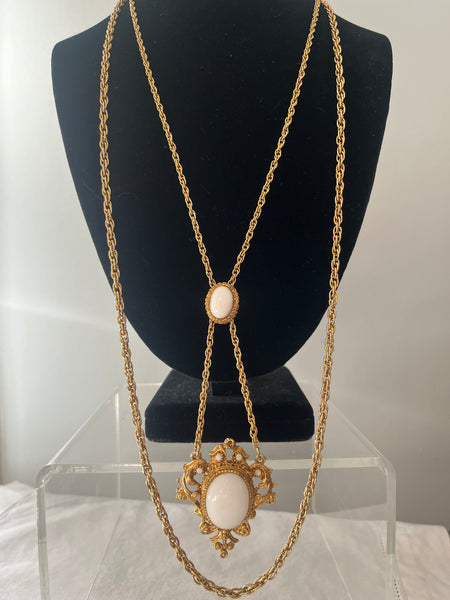 Unsigned Goldette White Cabochon Necklace